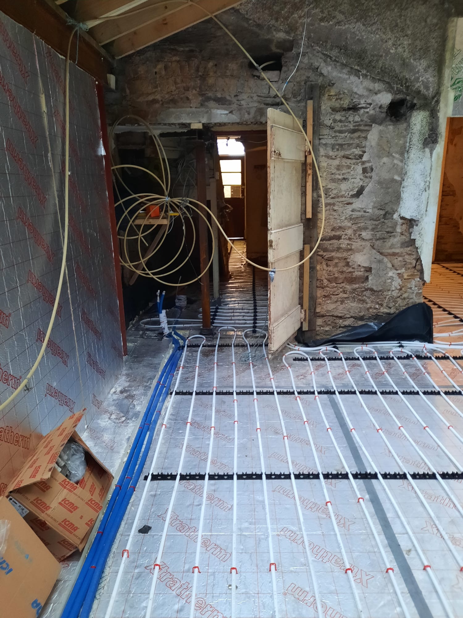 Insulated floor build-up